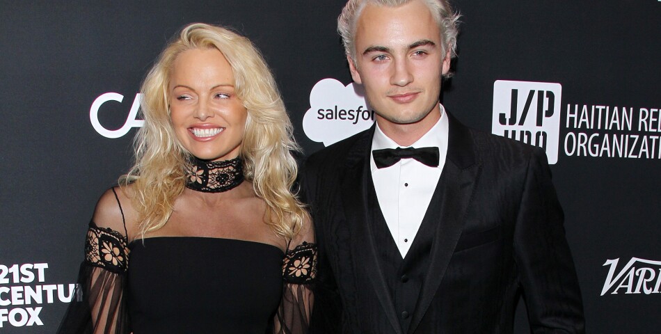 Pamela Anderson et son fils Dylan Lee : elle est méconnaissable de visage !