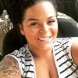 Sarah Fraisou (Les Anges 8) dévoile une photo de ses fesses sur Instagram et se fait lyncher