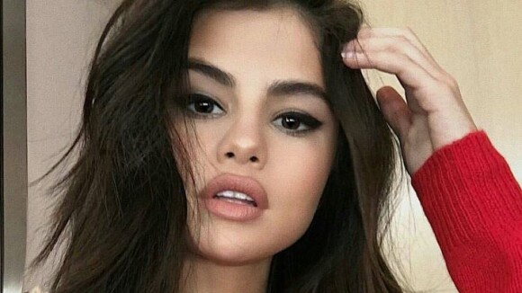 Selena Gomez les lèvres gonflées : chirurgie esthétique ou Photoshop ?