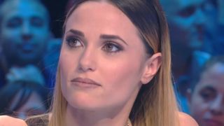 Capucine Anav émue dans TPMP, elle réagit aux déclarations de Nicolas Sarkozy à son sujet