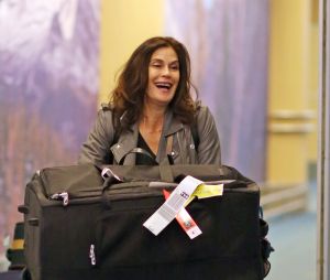 Teri Hatcher (Desperate Housewives) a-t-elle eu recours à la chirurgie esthétique ? Elle répond aux critiques