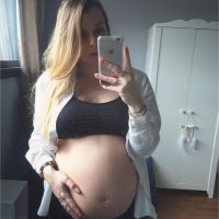 Alexia Mori enceinte : elle se confie sur les kilos pris pendant sa grossesse