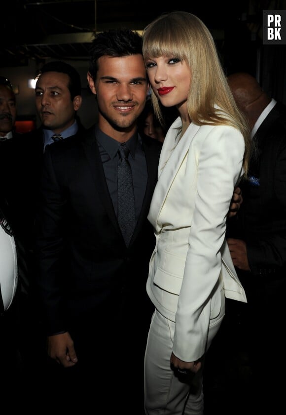 Taylor Lautner et Taylor Swift se sont mis en couple sur le tournage de Valentine's Day
