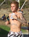 Justin Bieber torse nu sur Instagram pour montrer ses deux nouveaux tatouages !