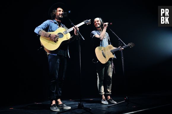 Fréro Delavega: Florian victime d'une chute en plein concert et transporté à l'hôpital