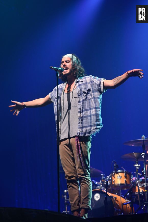 Fréro Delavega: Florian victime d'une chute en plein concert et transporté à l'hôpital