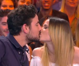 Capucine Anav embrasse l'humoriste Maxime Gasteuil dans TPMP avant de faire une blague coquine !