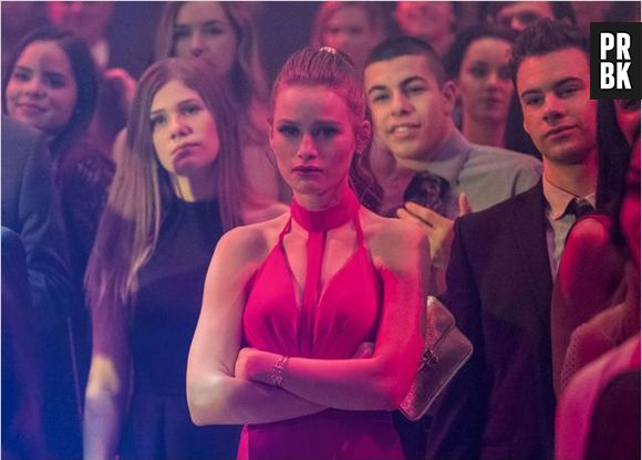 Riverdale saison 2 : Madelaine Petsch tease l'évolution dark de Cheryl Blossom