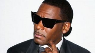 R. Kelly en plein scandale : le chanteur accusé de retenir des filles "dans une secte" sexuelle
