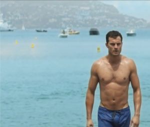 Fifty Shades Freed : Jamie Dornan torse nu dans le premier teaser