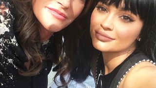 Kylie Jenner enceinte : Caitlyn Jenner "choquée" et "déçue" ?