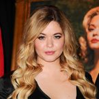 Sasha Pieterse (Pretty Little Liars) se confie sur sa maladie : "J'ai pris 31 kilos en deux ans"