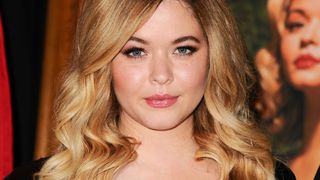 Sasha Pieterse (Pretty Little Liars) se confie sur sa maladie : "J'ai pris 31 kilos en deux ans"