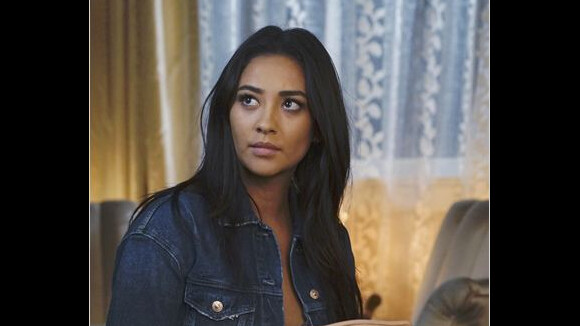 Pretty Little Liars : Shay Mitchell au casting du spin-off The Perfectionists ? Elle répond