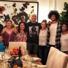 Dwayne Johnson pose avec sa famille pour Thanksgiving