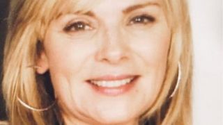 Kim Cattrall (Sex and the City) annonce la mort de son frère 24h après avoir signalé sa disparition