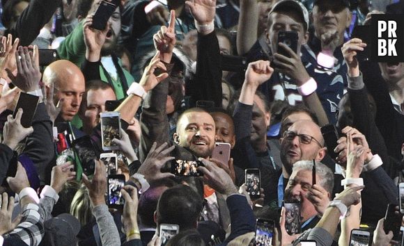 Super Bowl 2018 : Justin Timberlake fait une photo avec un ado de 13 ans, le "selfie kid" vole la vedette au chanteur !
