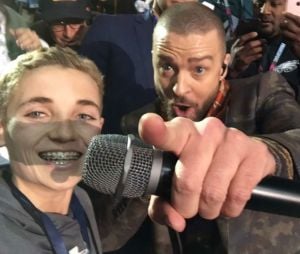 Super Bowl 2018 : Justin Timberlake fait une photo avec un ado de 13 ans, le "selfie kid" vole la vedette au chanteur !