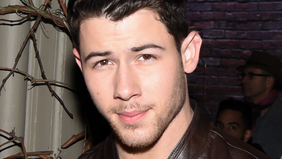 Nick Jonas en couple... avec une inconnue ? ❤️️