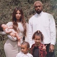 Kim Kardashian dévoile sa 1ère photo avec ses trois enfants réunis, et c&#039;était un vrai enfer