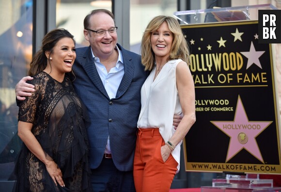 Desperate Housewives : Marc Cherry pose avec Eva Longoria et Felicity Huffman