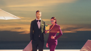 Clip "One Kiss" : Calvin Harris et Dua Lipa passent en mode rétro pour l'été ☀️