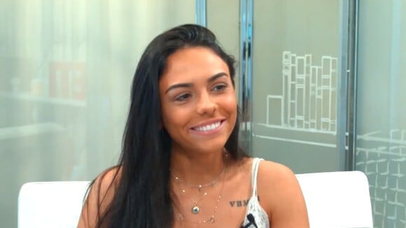 Julia (Les Marseillais Australia) en couple avec Paga ? "Non, ça me fait flipper"