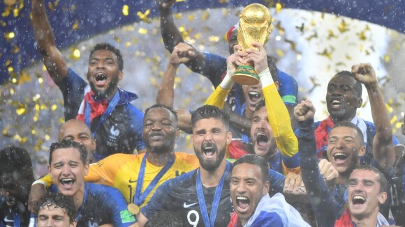 La France en Bleu : le reportage de TF1 crée le buzz sur Twitter, les français toujours en liesse