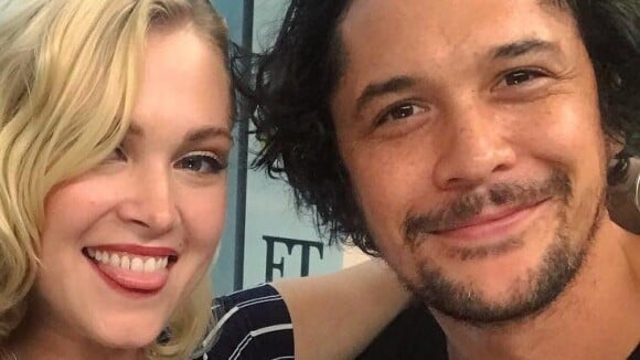 The 100 saison 5 : "couple" Bellamy/Clarke, fin déchirante... Eliza Taylor et Bob Morley se confient