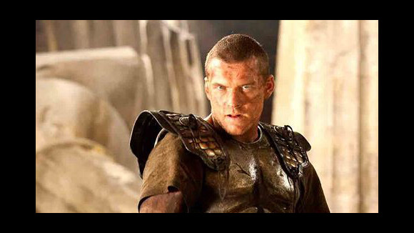 Sam worthington ... Place au surf !