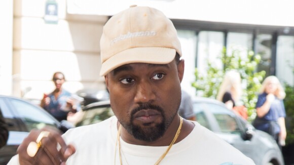 Kanye West dévoile les premières images des Yeezy... qui brillent dans le noir 👀