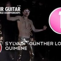 Air Guitar ... Le Français Sylvain Quimene (Gunther Love) est champion du monde