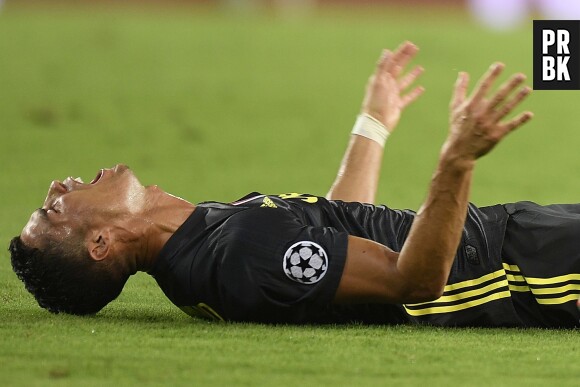 Cristiano Ronaldo en pleurs après son carton rouge