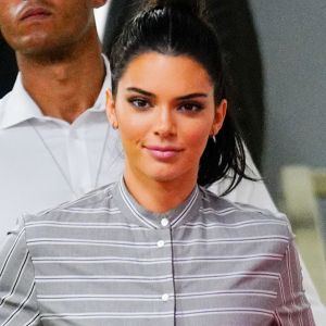 Kendall Jenner s'énerve contre un tabloïd qui dévoile son adresse : "Vous mettez ma vie en danger".