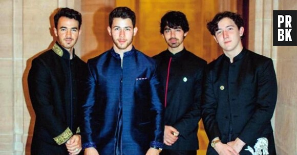 Nick Jonas mariés : il pose aux côtés de ses frères Kevin, Joe et Frankie