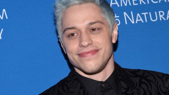 Pete Davidson poste un message inquiétant et évoque le suicide : stars et anonymes le soutiennent