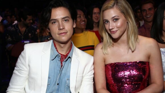 Lili Reinhart (Riverdale) et Cole Sprouse, la rupture ? Plusieurs indices sèment le doute