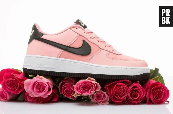 Nike a dévoilé des Air Force 1 stylées pour la Saint-Valentin.
