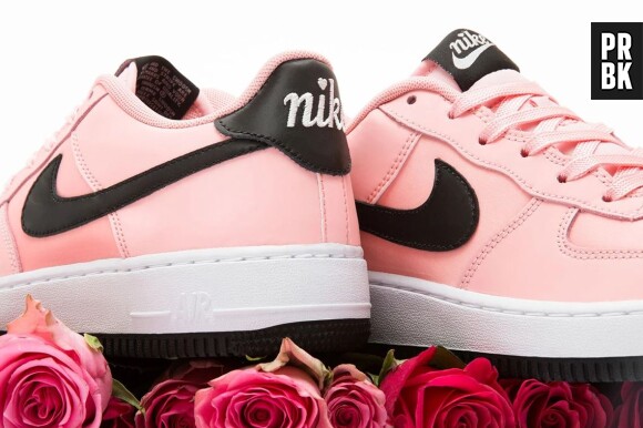Nike a dévoilé des Air Force 1 stylées pour la Saint-Valentin.