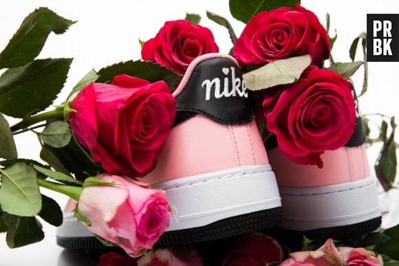 Nike a dévoilé des Air Force 1 stylées pour la Saint-Valentin.