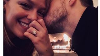 Melissa Benoist et Chris Wood : les acteurs de Supergirl sont fiancés !