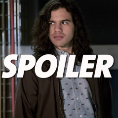 The Flash saison 5 : le départ de Carlos Valdes (Cisco) teasé dans le final ? Les fans inquiets