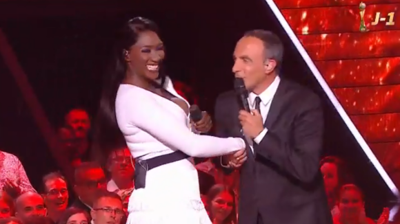 Aya Nakamura se réconcilie avec Nikos Aliagas sur la finale de The Voice 8... et le tacle gentiment