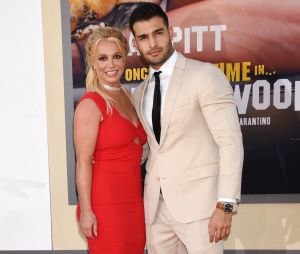 Britney Spears fiancée à son boyfriend Sam Asghari ? La bague qu'elle portait à l'avant-première de Once Upon a Time... in Hollywood sème le doute
