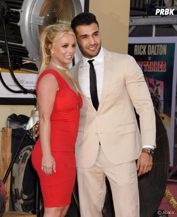 Britney Spears fiancée à son boyfriend Sam Asghari ? La bague qu'elle portait à l'avant-première de Once Upon a Time... in Hollywood sème le doute