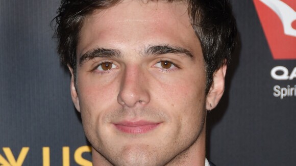 Jacob Elordi (The Kissing Booth) se met torse nu dans la nouvelle campagne hot de Calvin Klein