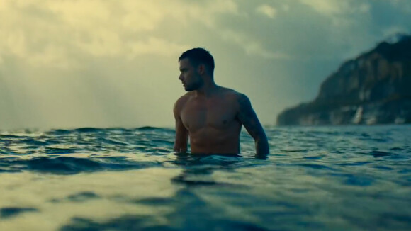 Liam Payne se met à nu dans le clip "Live Forever" pour déclarer son amour à une fille