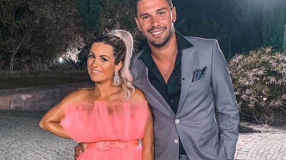 Carla Moreau et Kevin Guedj fiancés sur le tournage des Marseillais ? Une vidéo dévoilée