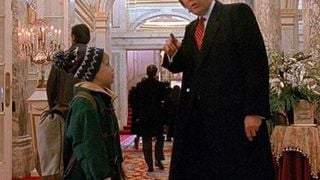 Maman, j'ai encore raté l'avion : la scène de Donald Trump censurée au Canada, le président réagit