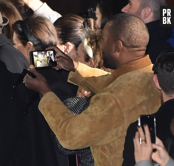 North West chante au défilé Yeezy à la Paris Fashion Week : Kanye West et Kim Kardashian, parents super fiers
